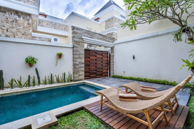 Villa Arsy – Your Perfect Poolside Getaway in a Central Location in Pererenan - Image 5