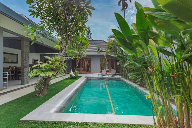 Villa Almira – Charming 3-Bedroom Villa with Spacious Garden in Umalas in Canggu - Image 2