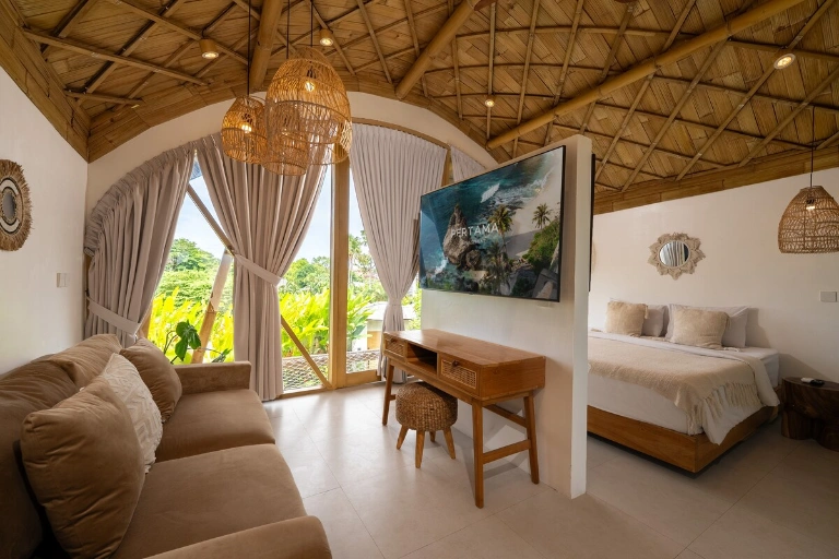 Sunset Bamboo 3BR Pool Villa Near Canggu in Canggu - Image 3