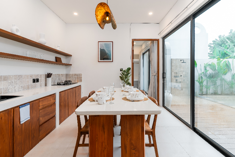 Mediterranean-Style 2BR Villa w/ Rooftop Ocean Views in Uluwatu - Image 4