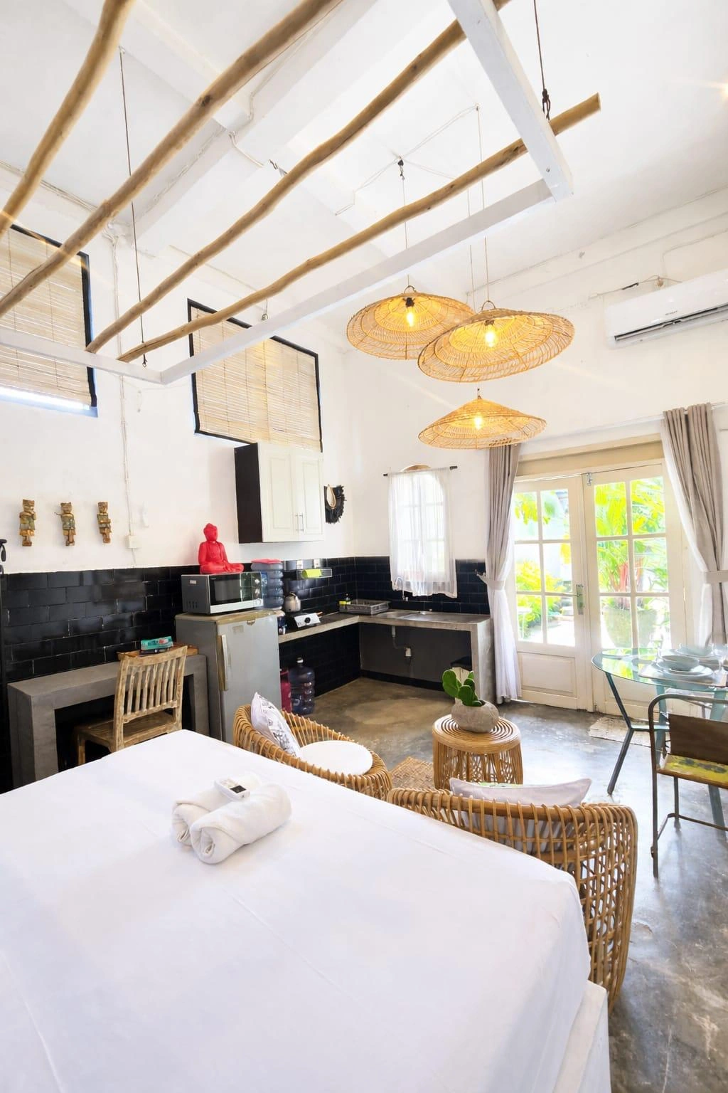 Canggu Surfers Studio wifi aircon & kitchenet. 4 mins Pepito Batu Bolong / Xfit in Canggu - Image 3