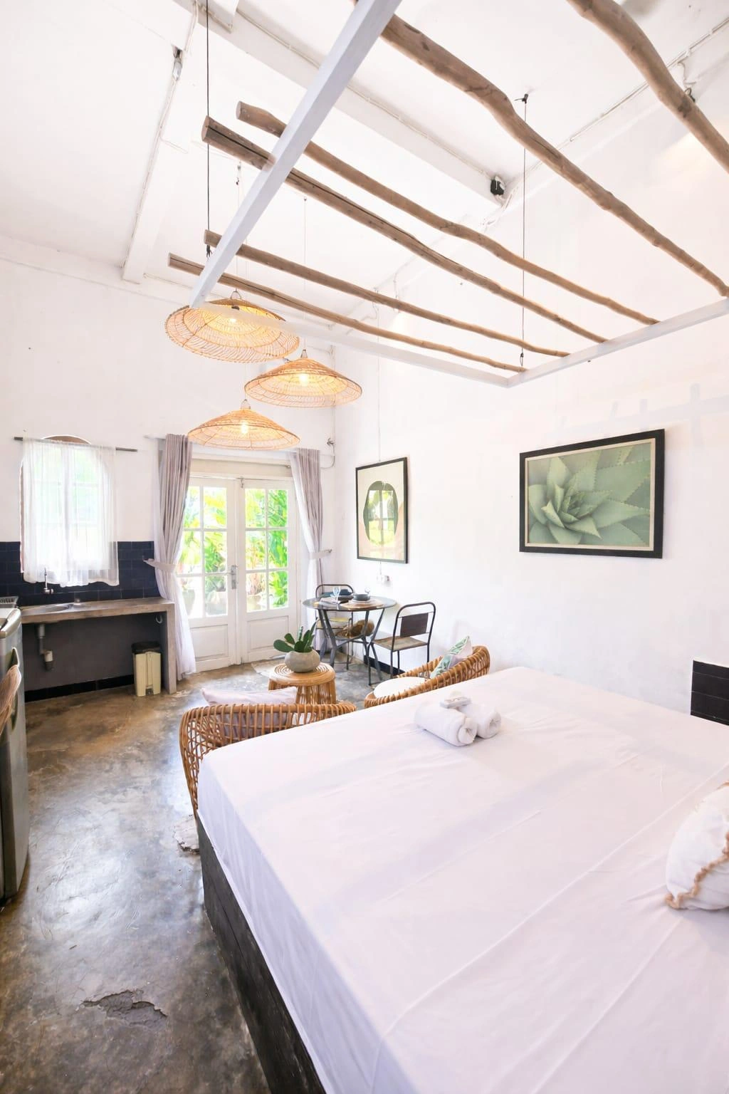 Studio 1 BEDROOM Central Canggu available again March 8th min 2 months