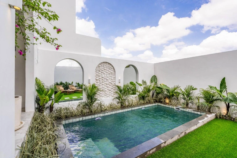 Modern 2BR Townhouse w/ Rooftop & Views