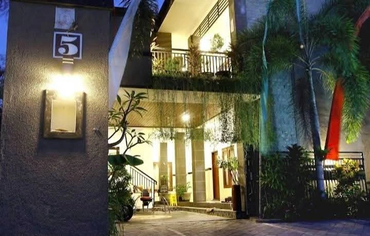 Guesthouse for sale (Kost) with the furniture! in Seminyak - Image 5