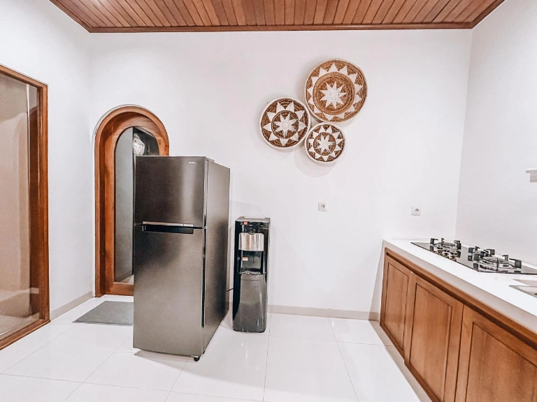 3BR FULLY FURNISHED VILLA FOR RENT – SESEH in Seseh - Image 3