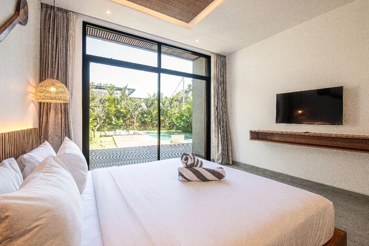 Villa For Rent 5 Bed In Batu Belig,Seminyak Bali CR-4146 in Seminyak - Image 3