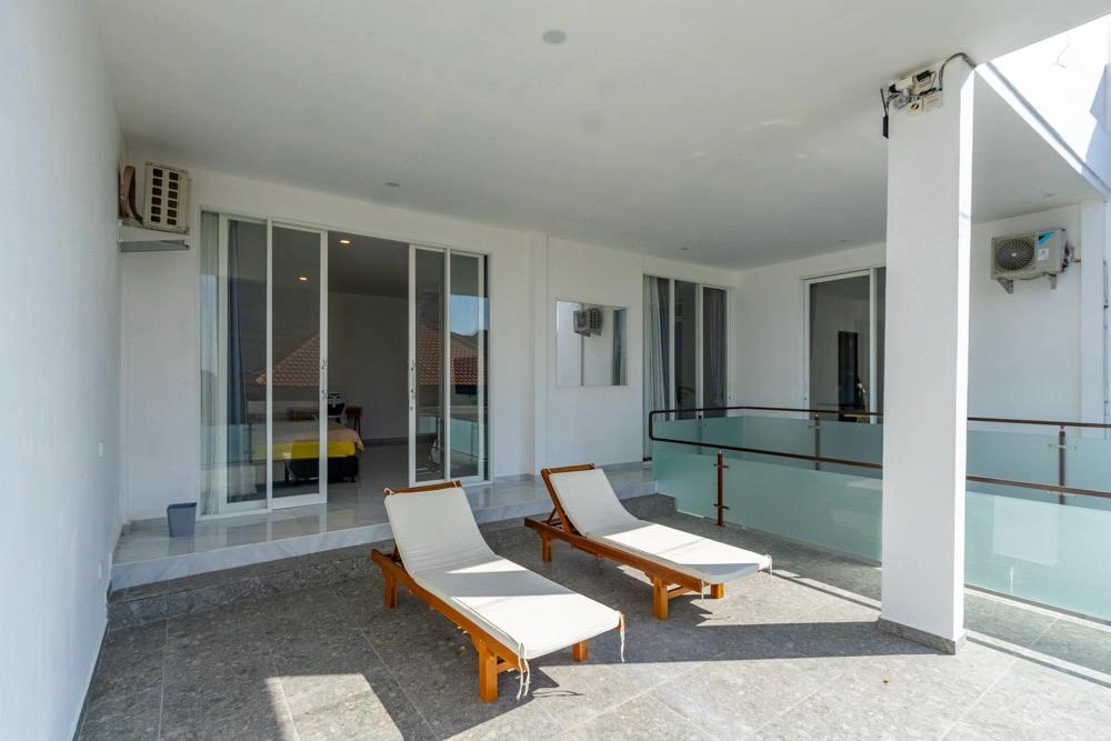 4BR Luxury Villa w/ Rooftop & Ocean View in Uluwatu - Image 4