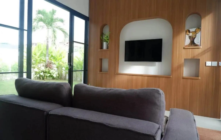 3BR VILLA WITH BIG GARDEN PADONAN, CANGGU, QUITE AREA in Canggu - Image 4