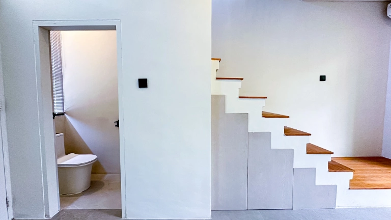 RKY44 – Two Bedroom Smart Townhouse, Berawa Location in Canggu - Image 4