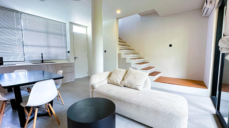 RKY44 – Two Bedroom Smart Townhouse, Berawa Location in Canggu - Image 2