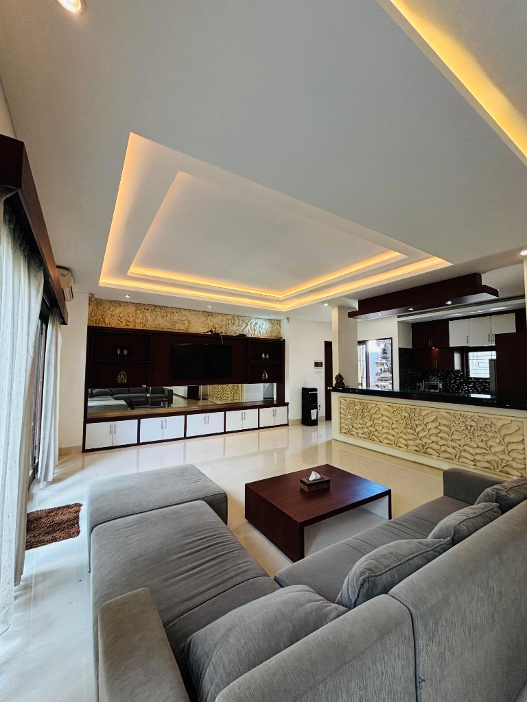 RBS31: Elegant 3-Bedroom Villa for Rent – Padang Tawang, Canggu in Canggu - Image 2