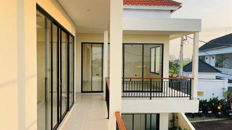 3BR VILLA FOR RENT – STRATEGIC LOCATION SESEH  in Seseh - Image 5