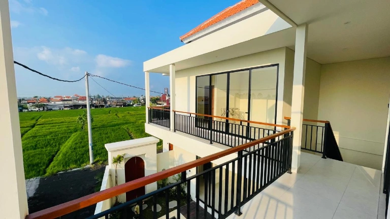 3BR VILLA FOR RENT – STRATEGIC LOCATION SESEH  in Seseh - Image 3