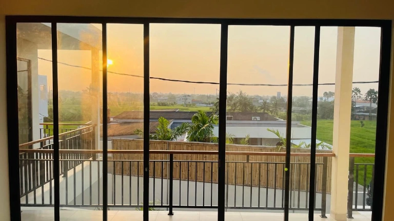 3BR VILLA FOR RENT – STRATEGIC LOCATION SESEH  in Seseh - Image 4