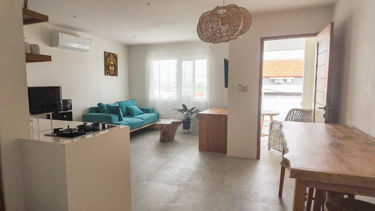 Modern 1-Bedroom Apartment – 2 Minutes to Cemagi Beach in Seseh - Image 2