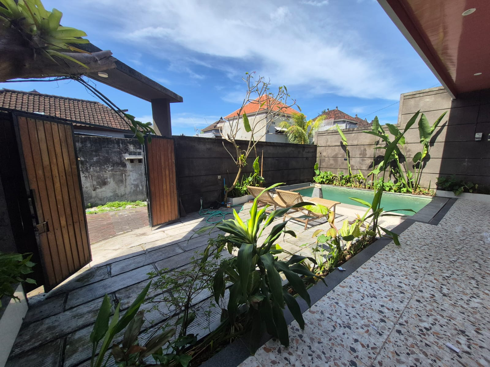 Renovated Balinese‑Style 2BR Villa with Private Pool – North Canggu (Dalung) in Canggu - Image 2
