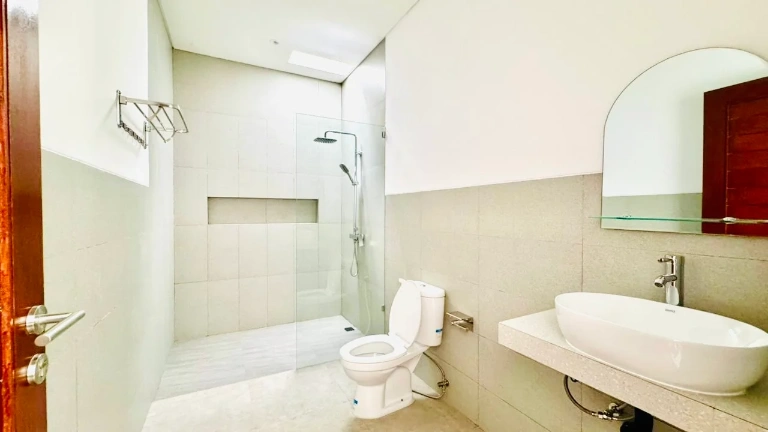 2 BEDROOMS  TROPICAL MINIMALIST VILLA IN SESEH- YO211 in Seseh - Image 4