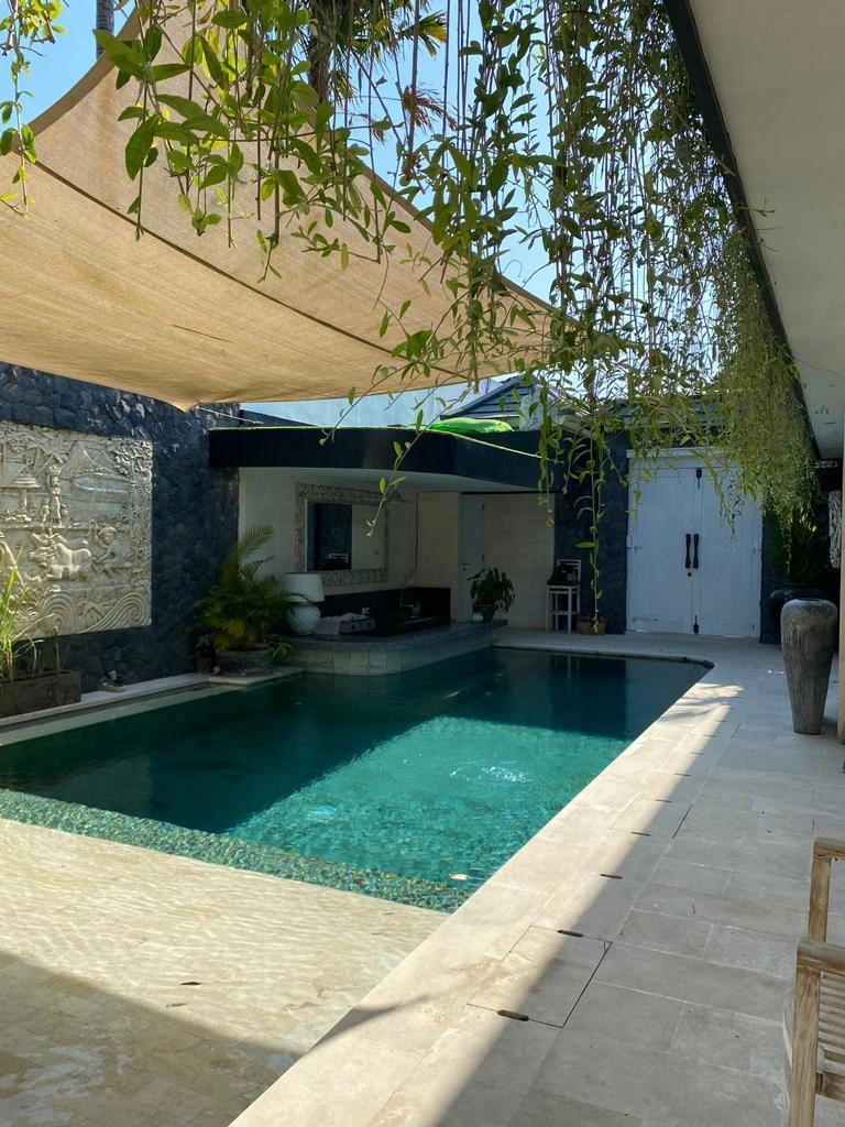 Luxury 3 BR Elegant intertior perfect for group in Umalas in Canggu - Image 2