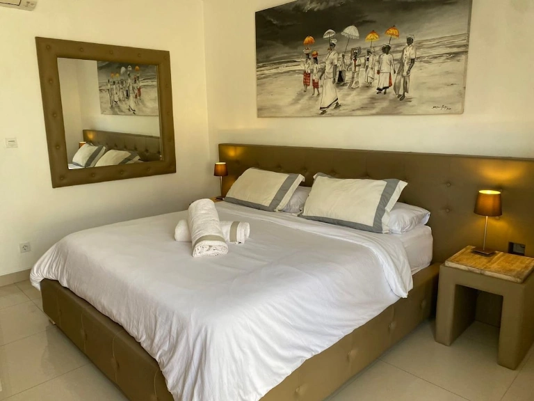 Luxury 3 BR Elegant intertior perfect for group in Umalas in Canggu - Image 4
