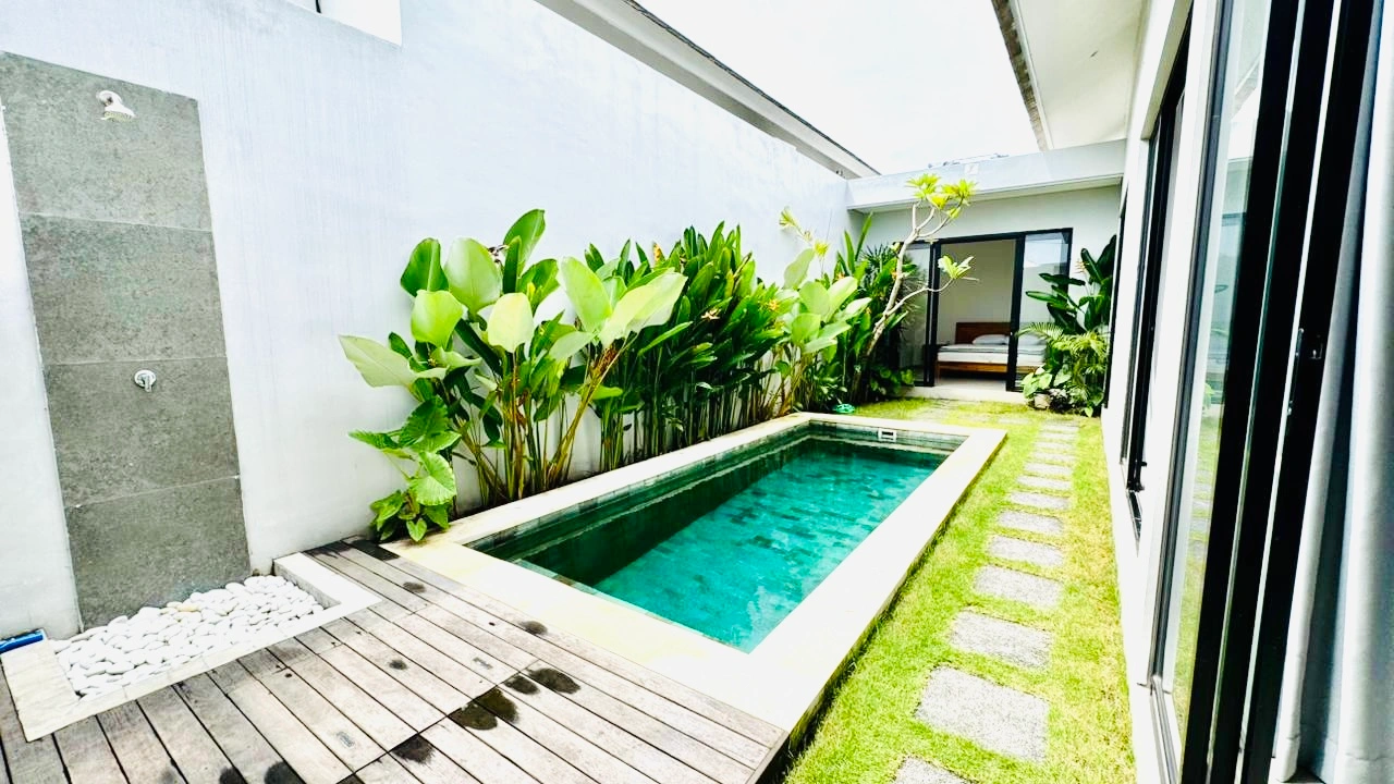 2 BEDROOMS TROPICAL MINIMALIST VILLA IN SESEH- YO211 in Seseh - Image 2