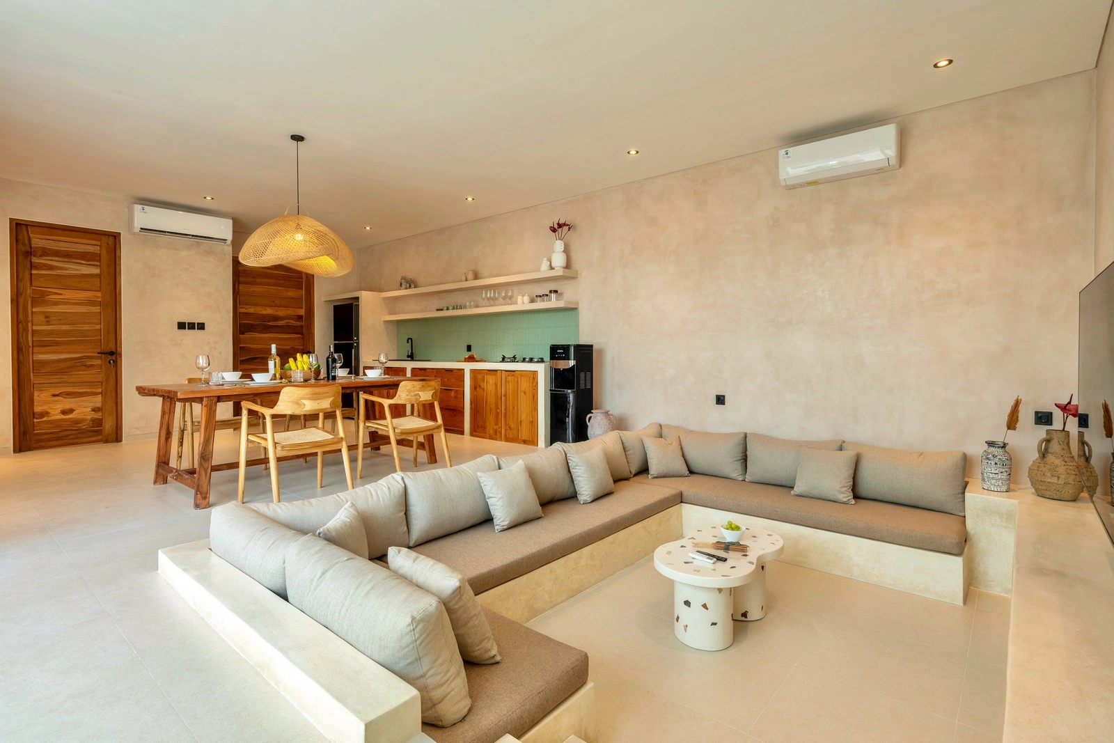 Stylish Fully Furnished 2BR Villa in Padonan | Ready Investment Opportunity in Canggu - Image 4