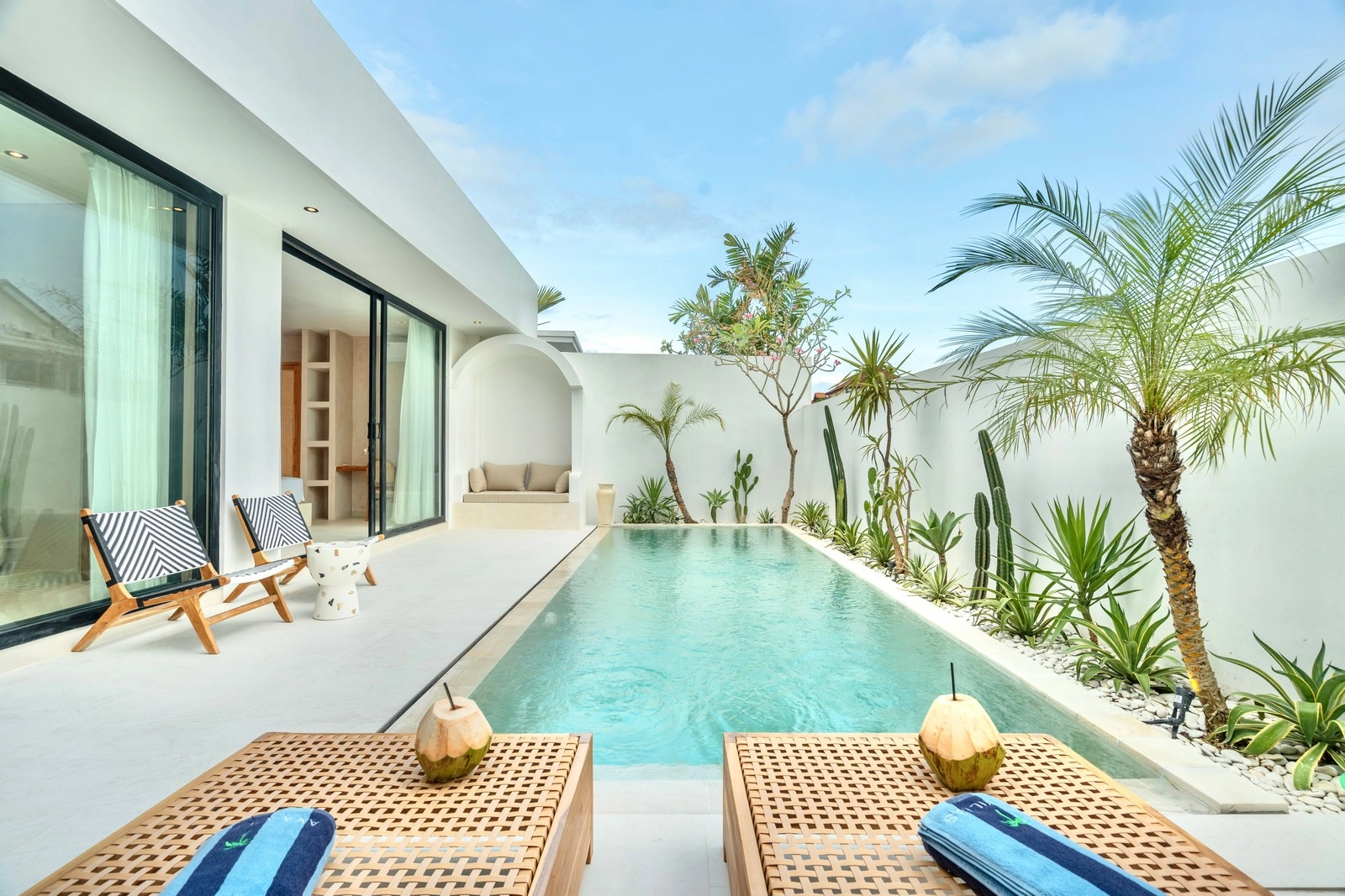 Stylish Fully Furnished 2BR Villa in Padonan | Ready Investment Opportunity in Canggu - Image 2