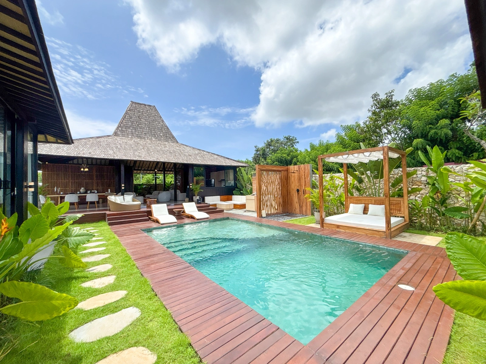 Timeless 3BR Joglo Villas in Pandawa with 100-Year Leasehold in Nusa Dua - Image 3