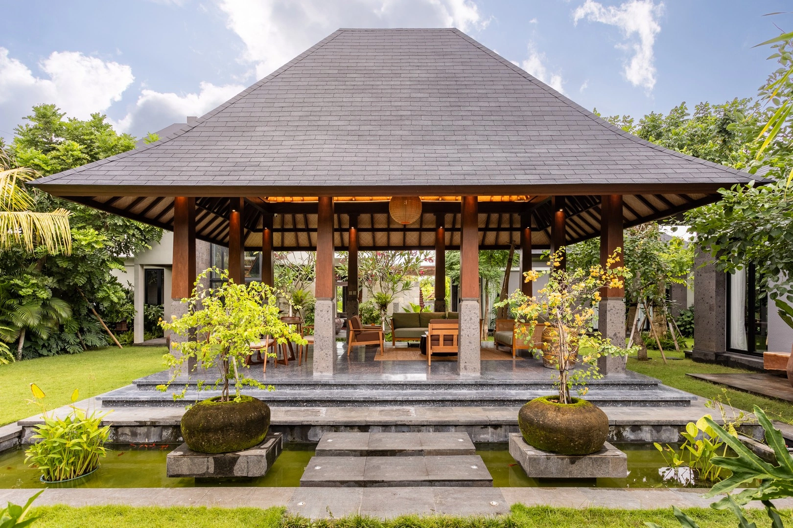 High-End Modern Tropical 4BR Villa with Expansive Garden in Kayu Tulang-Canggu in Canggu - Image 4