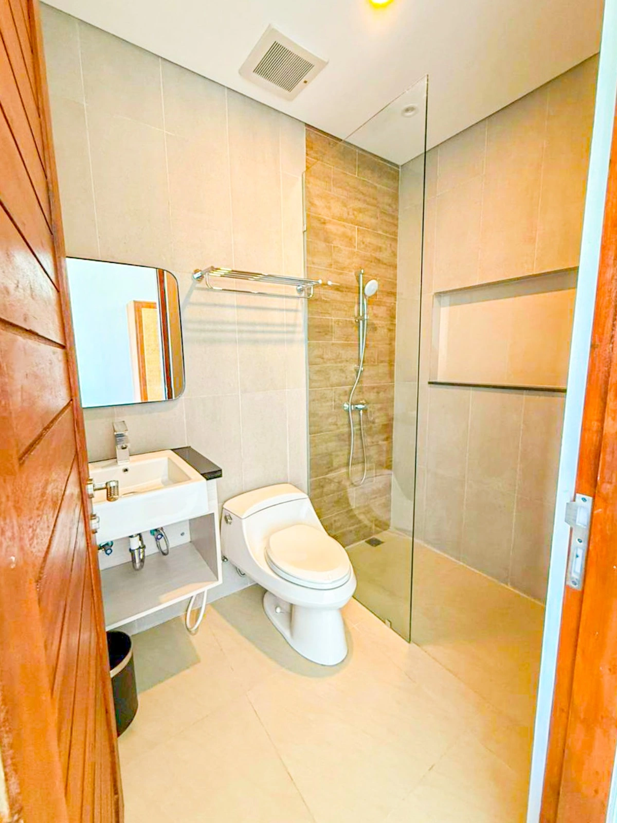 RBS27: 🏡 4BR CLASSIC MODERN VILLA – FOR YEARLY RENT, TANAH LOT in Tabanan - Image 3