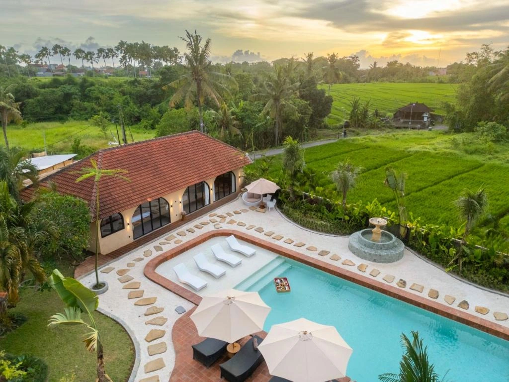 5 BEDROOM LUXURY VILLA IN KEDUNGU - AF672 in Tabanan - Image 2