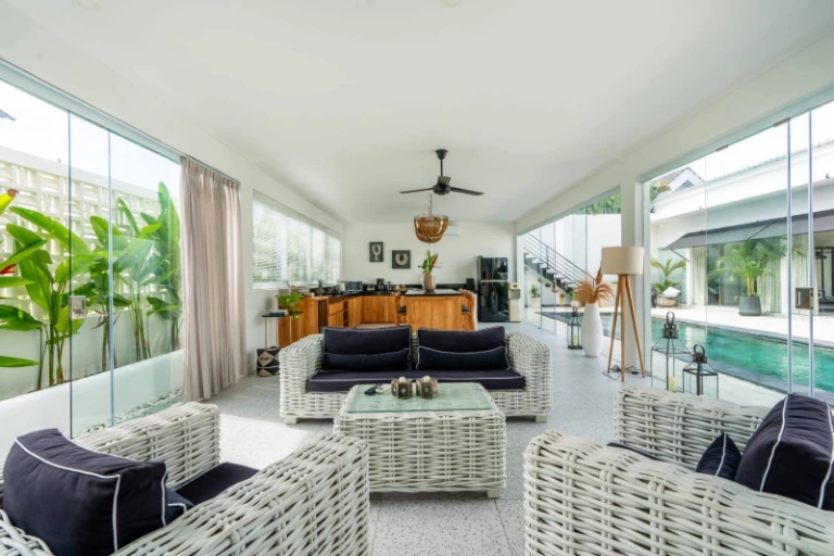 MONTHLY - BATU BOLONG, CANGGU 3 BEDROOM VILLA IN CANGGU in Canggu - Image 4