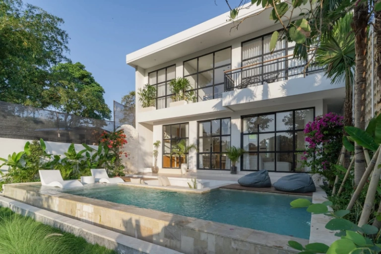 MONTHLY RENT - CANGGU- TRANQUIL MODERN 2 BEDROOMS VILLA WITH RICE FIELD VIEW in Canggu - Image 5