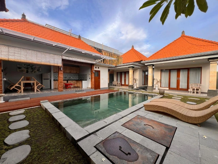 Spacious and Quite 3 Bedroom Villa in Padonan Canggu in Canggu - Image 1