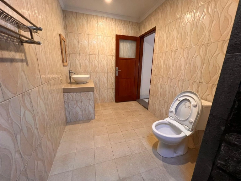 Spacious and Quite 3 Bedroom Villa in Padonan Canggu in Canggu - Image 4
