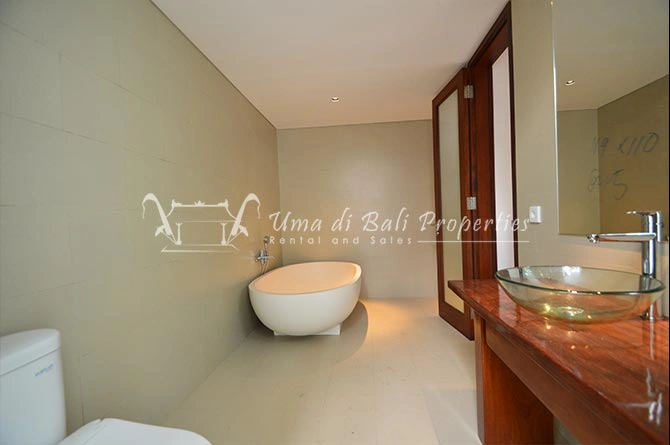 3BR VILLA FOR RENT AT KEROBOKAN |  LV 622  in Canggu - Image 5