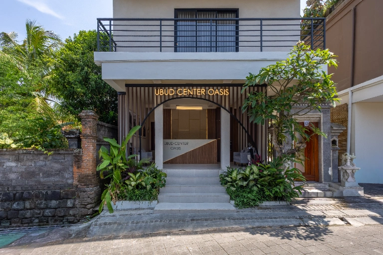 Ubud Center Oasis - Sleek Ubud 1BR Loft near Palace & Ridge Walk in Ubud - Image 5