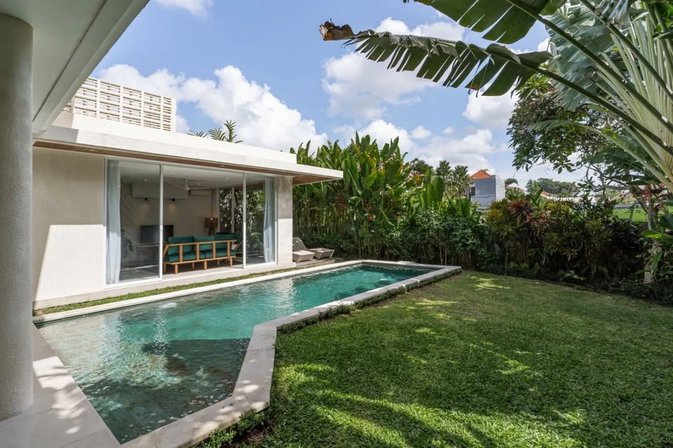 Contemporary Comfort – 3 Bedroom Villa in Prime Berawa (Monthly & Yearly Rental) in Canggu - Image 3