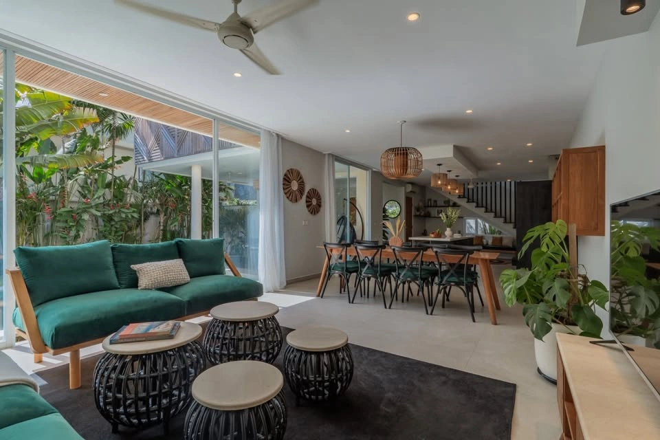 Contemporary Comfort – 3 Bedroom Villa in Prime Berawa (Monthly & Yearly Rental) in Canggu - Image 4