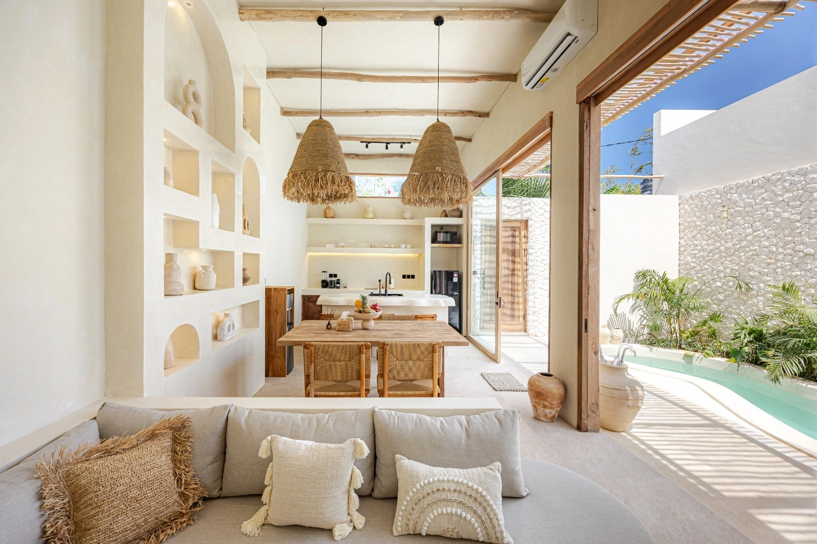 WEEKLY & MONTHLY - KEDUNGU- BRAND NEW SPACIOUS 1 BEDROOMS VILLA IN KEDUNGU in Canggu - Image 2