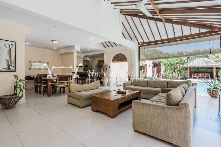 BIG GARDEN 4BR VILLA FOR RENT AT SEMINYAK | IP 951 in Seminyak - Image 3
