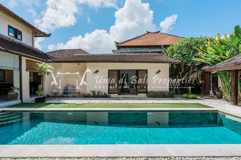 BIG GARDEN 4BR VILLA FOR RENT AT SEMINYAK | IP 951 in Seminyak - Image 4