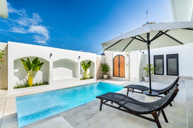 The R Bratan| 3BR- Serene Getaway in Canggu in Canggu - Image 5