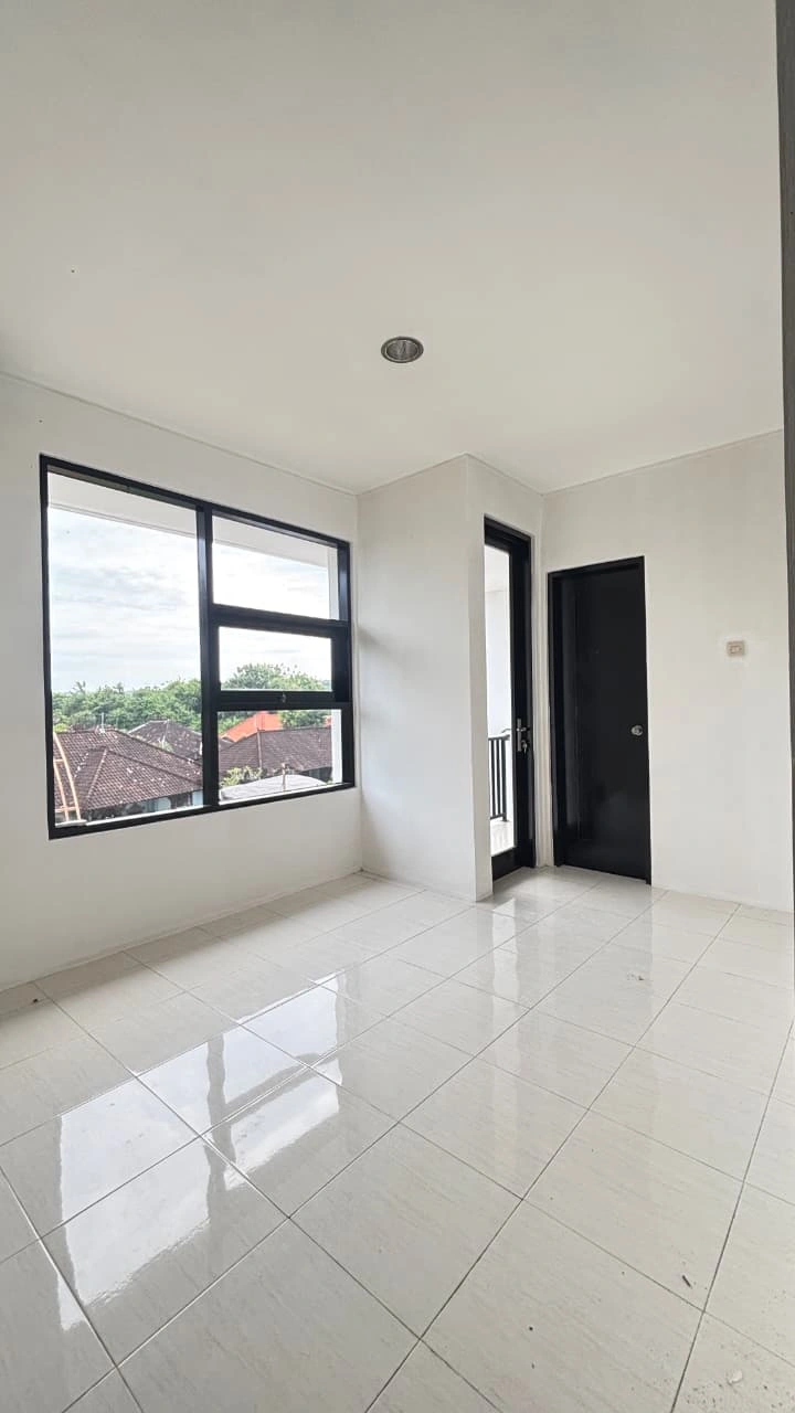 DO - HOUSE UNFURNISHED AT COMPLEX ONE GATE SYSTEM FOR RENT AND SALE IN NUSA DUA  in Nusa Dua - Image 4