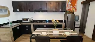 Nomad-Friendly Studio with Kitchen and Fast WiFi in Kuta - Image 2