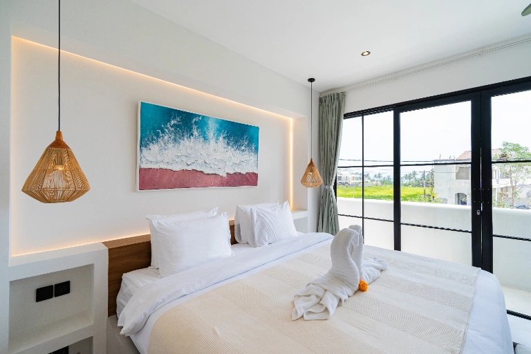 Walk to Seseh Beach•Private 3BR•2 Pools•Rooftop in Seseh - Image 3