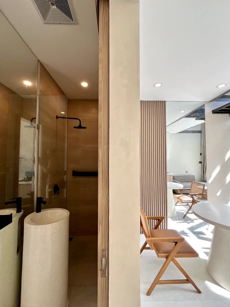 ⭐️ BRAND NEW 1BR LOFT VILLA w/ PRIVATE POOL - Babakan Canggu in Pererenan - Image 4