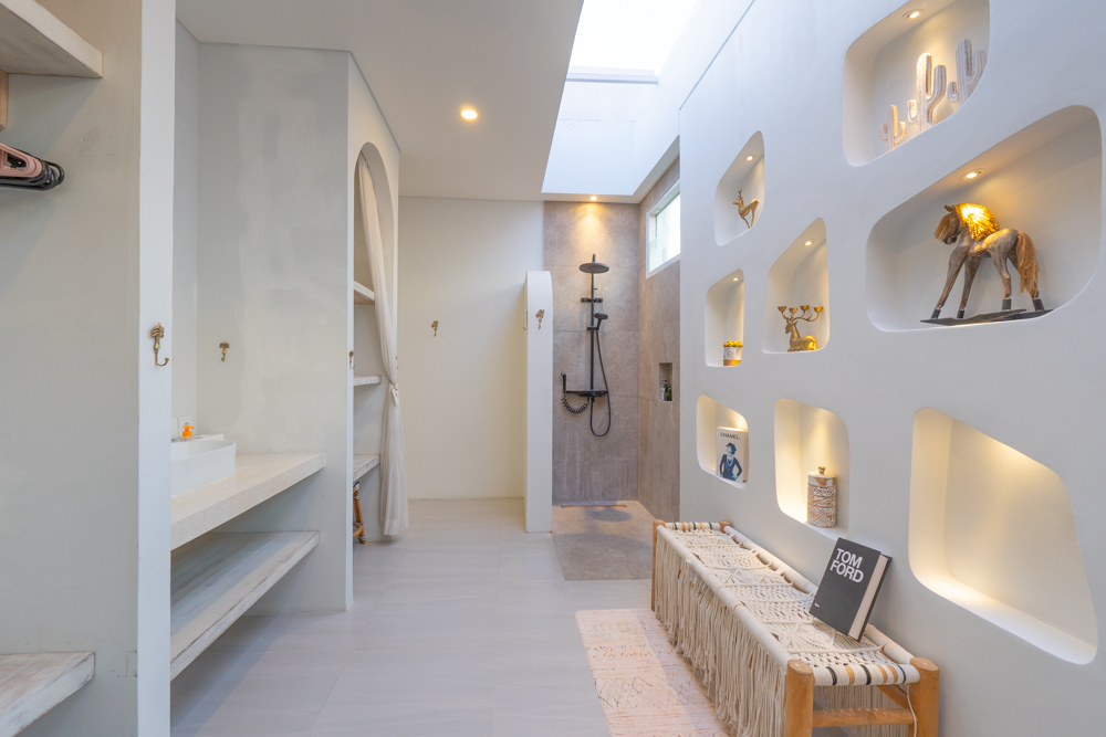 modern 2 br villa in berawa in Canggu - Image 2