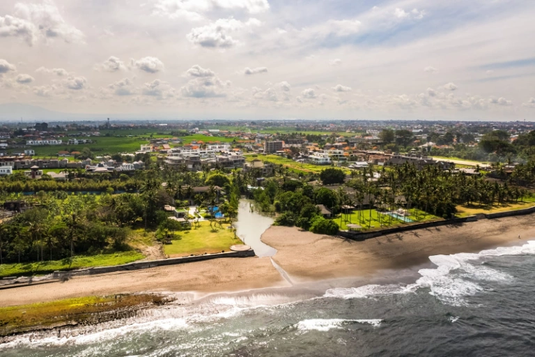 Josh Ocean - 4 Bedroom Modern Industrial Villa with Ocean View in Cemagi in Seseh - Image 5