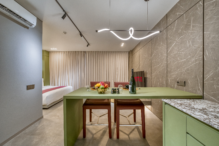 Modern 1BR Apartment w/ Rooftop & Pool in Canggu - Image 4